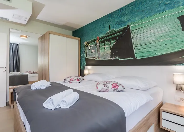 4m Апартаменты *